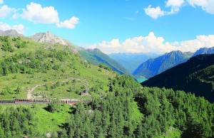 Lentamente, in treno sulle Alpi, alla scoperta di tanti tesori nascosti