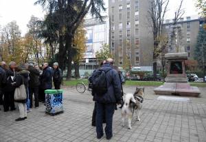 «Sentinelle» falliche: milanesi sconcertati Porno statua da buttare