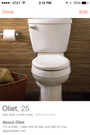 Oilet: il water che ha ricevuto 200 consensi su Tinder