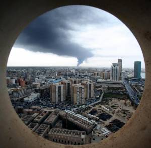 L'Isis minaccia la Libia, ma lealisti e governativi si fanno ancora guerra