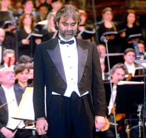 Scala, fischiata Carmen «Bocelli? Caso delicato»