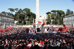 Piccoli outsider crescono intorno al premier