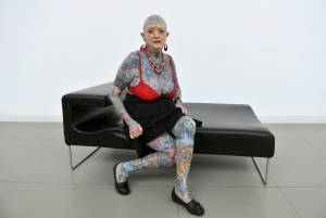 È morta la nonna più tatuata del mondo