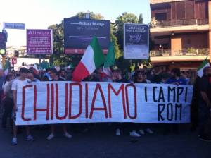Tensioni al corteo anti-rom dei romani di via Battistini