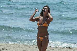 Rosy Dilettuso super hot: topless a Forte dei Marmi