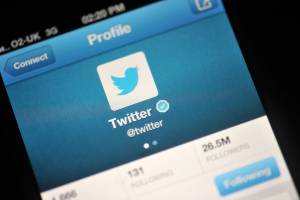 Twitter, via al limite dei 140 caratteri nei messaggi diretti