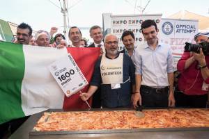 Expo, pizza da Guinness: 1595,45 metri