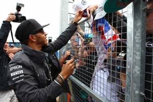 Hamilton in ritardo in Brasile per le prove: "Ho avuto un incidente stradale"