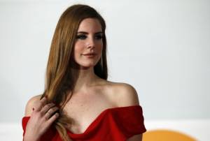 Lana Del Rey, ritorno malinconico per la sexy cantautrice