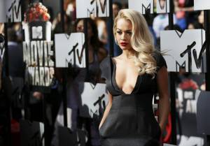 Rita Ora, che sfortuna in amore: troppa distanza, addio a Ricky Hil