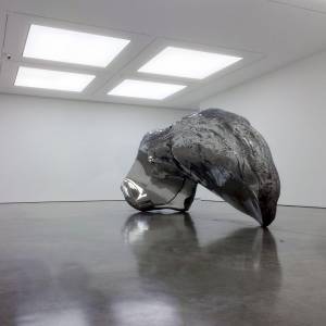 Marc Quinn, un'opera in esposizione alla White Cube di Londra