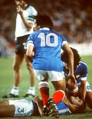 Michel Platini con la maglia della nazionale francese