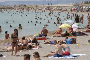 Arriva il re saudita: i bagnanti devono lasciare la spiaggia