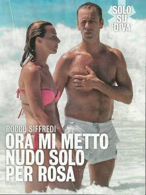 Rocco Siffredi e Rosa Caracciolo, la vacanza diventa sexy: lui nudo, lei in topless