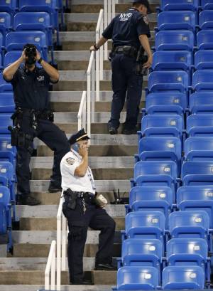 Un drone si schianta durante il match della Pennetta