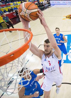 Europei di basket: l'Italia si arrende alla Serbia