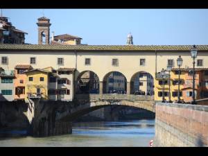 Firenze, selfie sulla statua: multa di 160 euro per una turista olandese