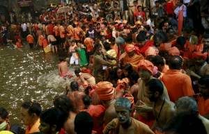 I colori della festa indiana del Kumbh Mela