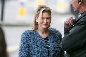 Bridget Jones mamma: Renée Zellweger col pancione sul set