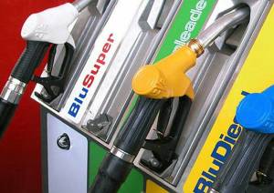 Guasto alla pompa: benzina a 0,44 euro