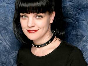 Pauley Perrette, attrice di NCIS, pestata a sangue fino allo svenimento