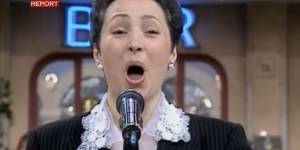 Canta in tv a I Fatti Vostri ma è in malattia. Il giudice la reintegra