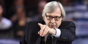 Unioni gay, Vittorio Sgarbi: "Una mamma non può ​avere la barba o i baffi"