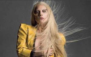 Billboard: Lady Gaga a seno nudo donna dell'anno