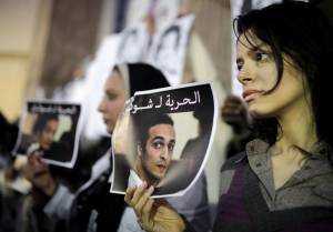 Egitto, gli imputati sono troppi. Giudice rimanda il maxi-processo