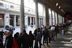 Gli Uffizi come Malpensa: metal detector e controlli