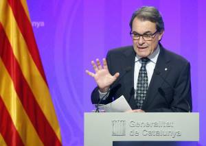 Catalogna, patto per governo:  via Mas, Puigdemont leader