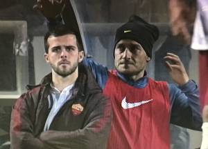 Scherzo di Totti a Pjanic