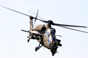 L’Italia invia elicotteri da guerra in Iraq