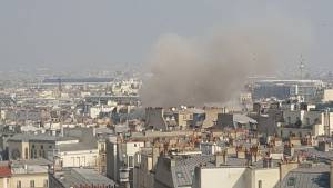 La violenta esplosione nel centro di Parigi 