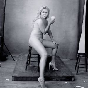 Amy Schumer, curvy col sorriso: foto