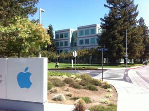 Apple, record a Wall Street: l'azienda adesso vale 1000 miliardi di dollari