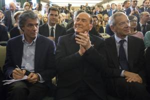 Comunali, il Cav avvisa Renzi: "Saranno un avviso di sfratto"