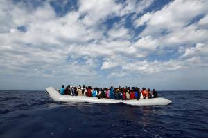 I migranti saranno identificati sopra hotspot in mare aperto