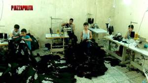 Orrendo segreto della Turchia: bimbi schiavi nelle fabbriche