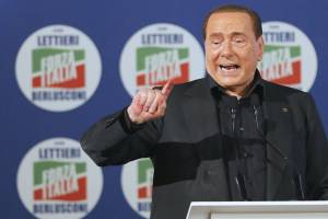 Berlusconi: "Renzi ha occupato ​militarmente la Rai"