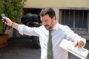 Salvini: "Io nuovo Mussolini? ​Non ho la mascella..."