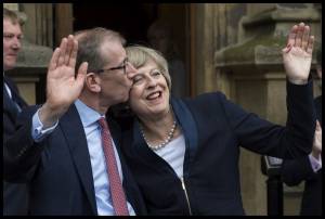 Con May a Downing Street ora ritorna il "first husband"