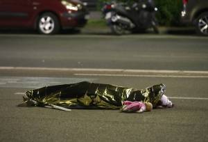 La strage dei bimbi che guardavano il cielo