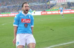 Il Napoli in coro: "Higuain non ha mai detto di voler andare via"