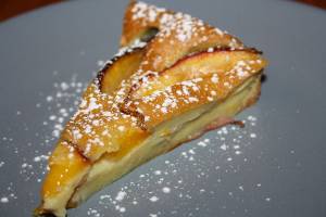 Clafoutis alla pesche, la ricetta originale (e light)