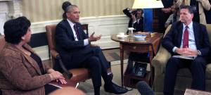 Il capo del Fbi James Comey con il presidente Usa Barack Obama