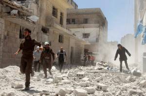 Siria, i ribelli ci riprovano: "Assad usa armi chimiche"