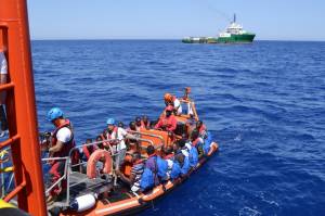 Medici senza frontiere lascia: "Stop ai soccorsi dei migranti"