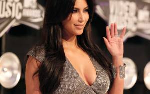 Kim Kardashian, tra passerelle e selfie hot