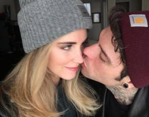 Fedez e Chiara Ferragni, baci su Instagram